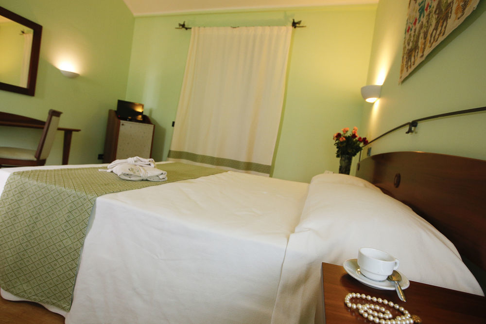 Eucalipti Terme Hotel Sardinia Island ภายนอก รูปภาพ